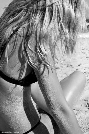 Alexis Ren profile picture