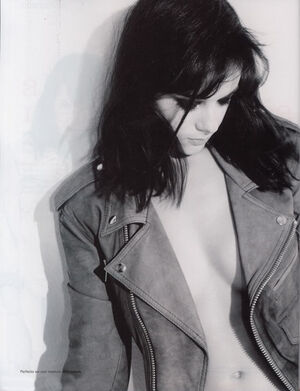 Alizee profile picture