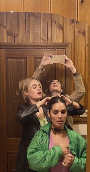 Caitlin Stasey profile picture