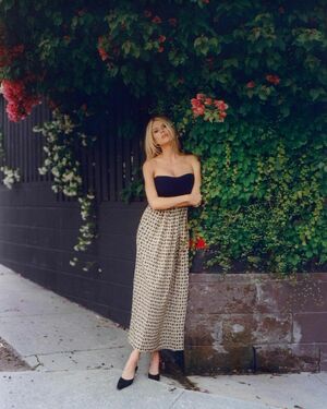 Charlotte McKinney profile picture