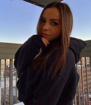 Faryn Corey profile picture