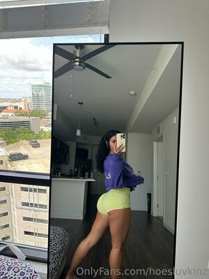 hoesluvkinz profile picture