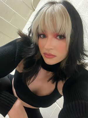 Jaime Hayter profile picture