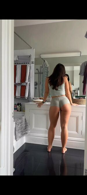 livefitelle profile picture
