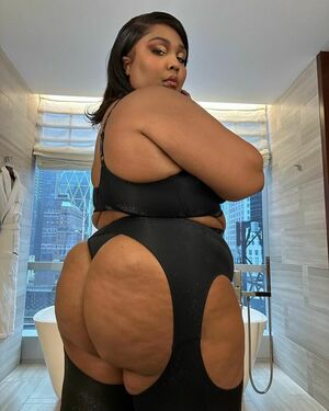 Lizzo profile picture