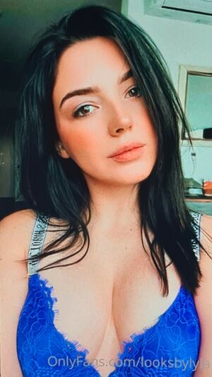 Looks By Lyla profile picture
