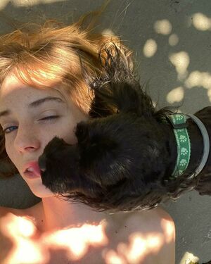 Maya Hawke profile picture