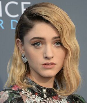 Natalia Dyer profile picture