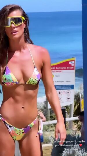 Nina Agdal profile picture