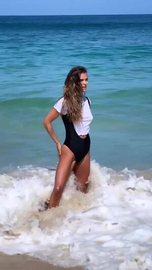 Nina Agdal profile picture