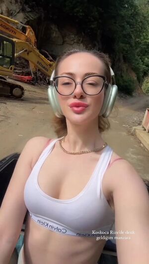 Oznur Guven profile picture