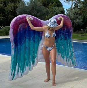 Perrie Edwards profile picture