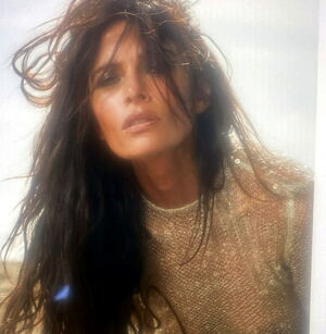 Sarah Shahi profile picture