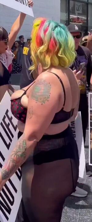 TheZombiUnicorn profile picture