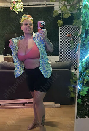 TheZombiUnicorn profile picture
