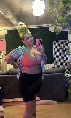TheZombiUnicorn profile picture