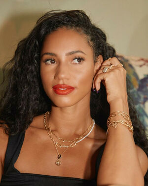 Vick Hope profile picture